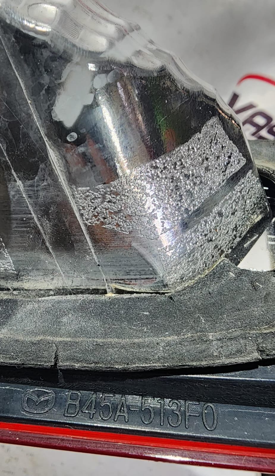 intercalavera derecha mazda 3 sedan 2015–2018 halógena con detalle intercalavera derecha mazda 3 sedan 2015–2018 halógena con detalle