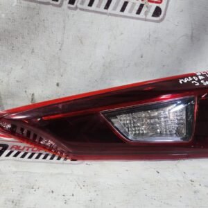 intercalavera derecha mazda 3 sedan 2015–2018 halógena con detalle