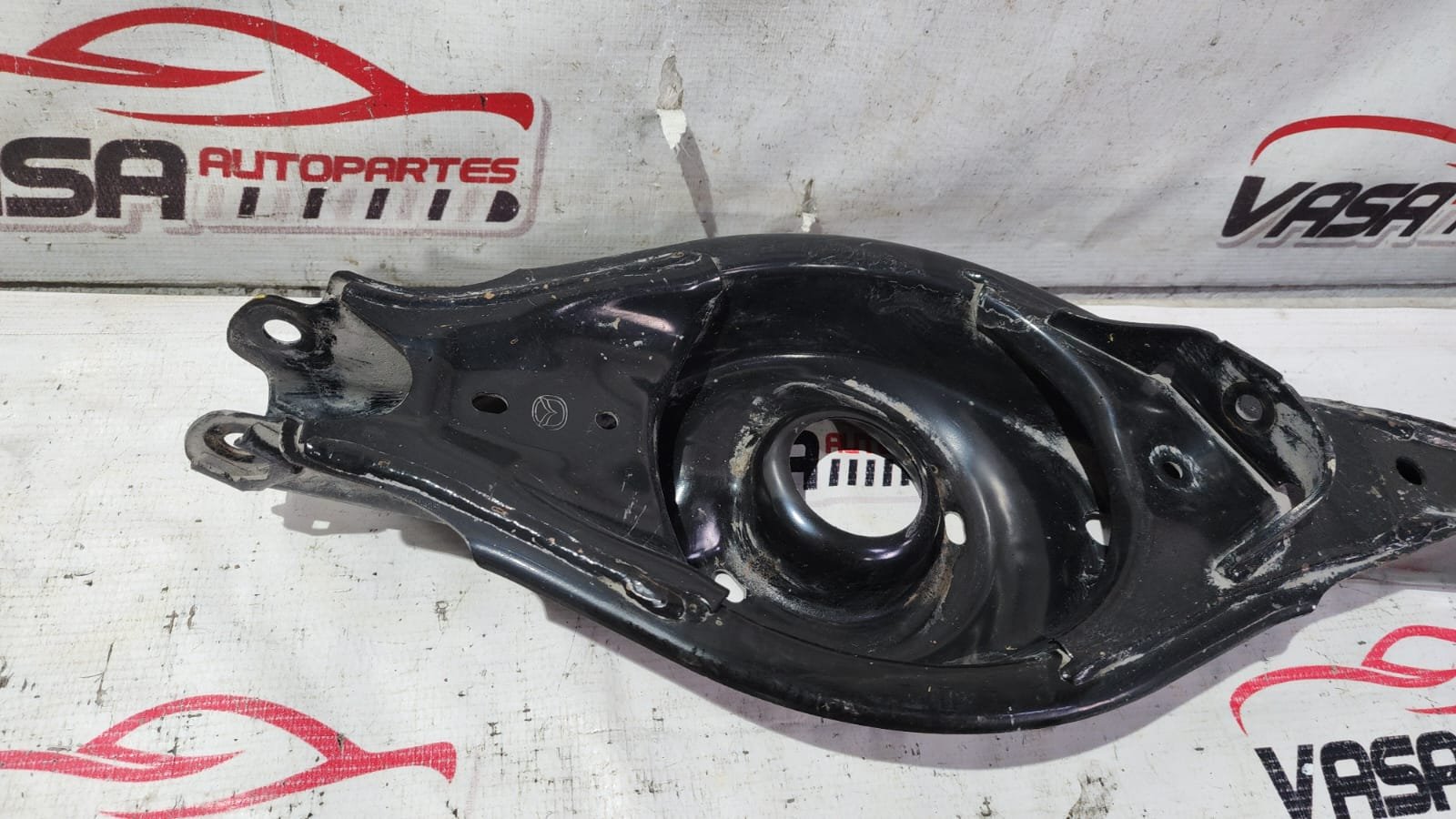 tirante / brazo trasero derecho mazda 3 2014–2018 tirante / brazo trasero derecho mazda 3 2014–2018