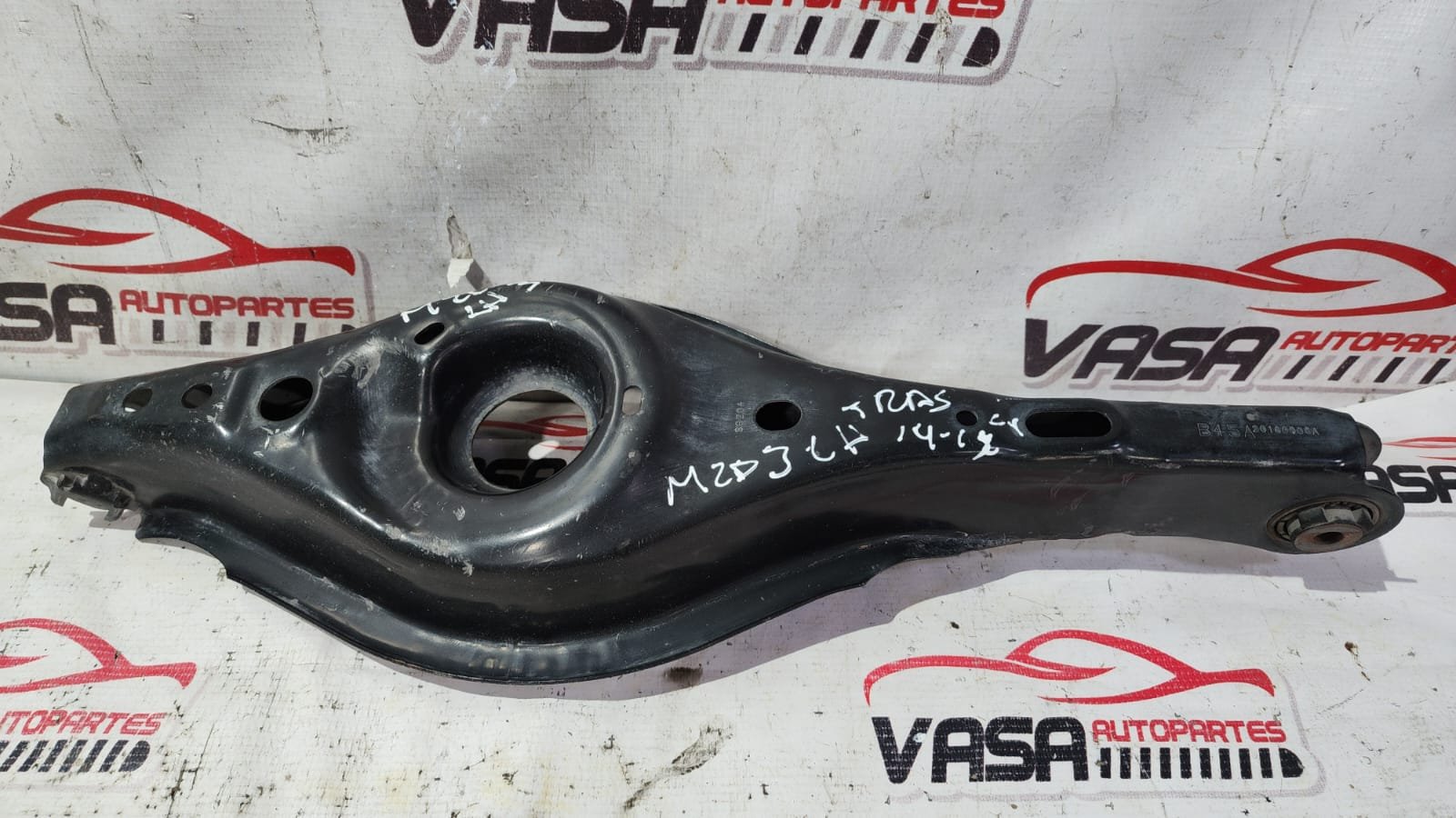 tirante / brazo trasero izquierdo mazda 3 2014–2018 tirante / brazo trasero izquierdo mazda 3 2014–2018