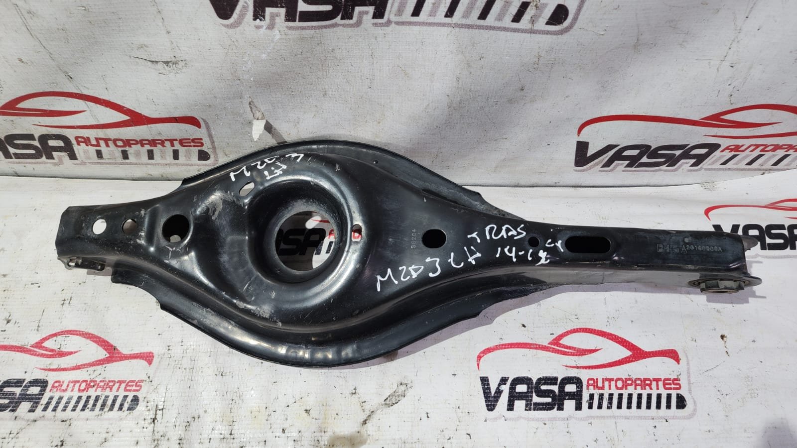 tirante / brazo trasero izquierdo mazda 3 2014–2018 tirante / brazo trasero izquierdo mazda 3 2014–2018