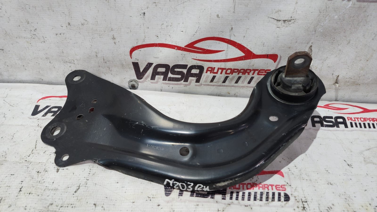 brazo / tirante de suspensión trasera derecho mazda 3 2014–2018 brazo / tirante de suspensión trasera derecho mazda 3 2014–2018